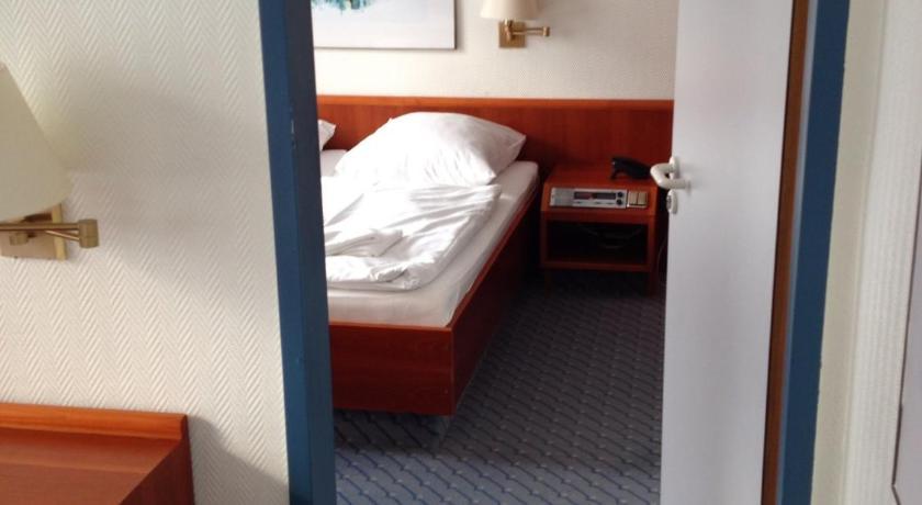 A1 Raststaette & Motel Hamburg-Stillhorn Rum bild