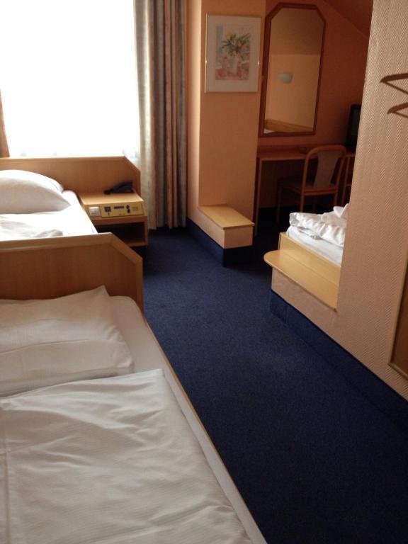 A1 Raststaette & Motel Hamburg-Stillhorn Rum bild